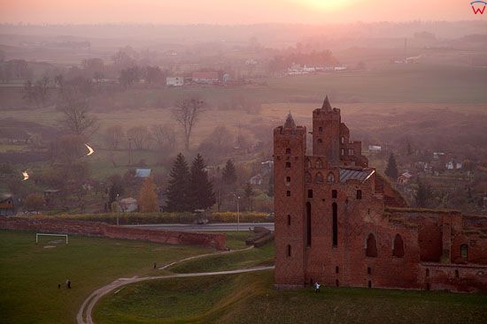 Lotnicze, PL, kujawsko-pomorskie. Ruiny gotyckiego zamku krzyzackiego w Radzyniu Chelminskim.